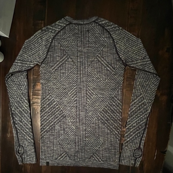 Women’s Lululemon long sleeve sweater print Swift shirt - Picture 3 of 4